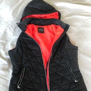 Black Tek Gear Vest w/ Detachable Hood